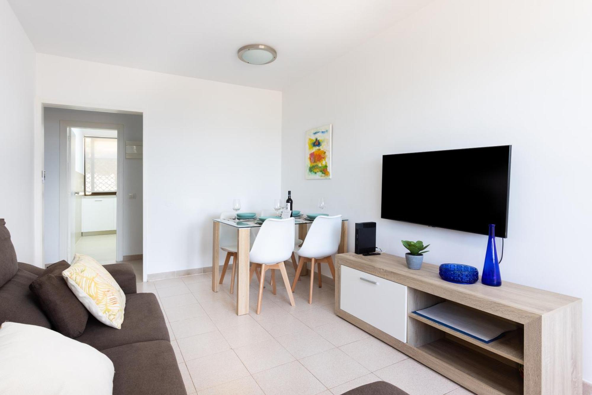 Frontline Playa Vistas With Pool, Parking, Sea * Los Cristianos (Tenerife)