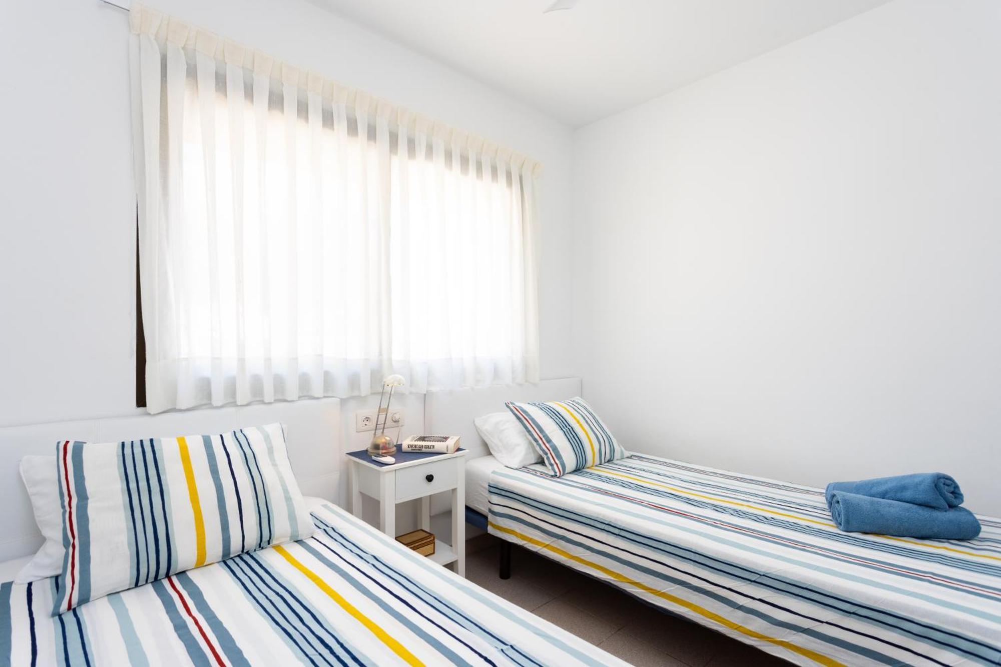 Frontline Playa Vistas With Pool, Parking, Sea Los Cristianos (Tenerife)