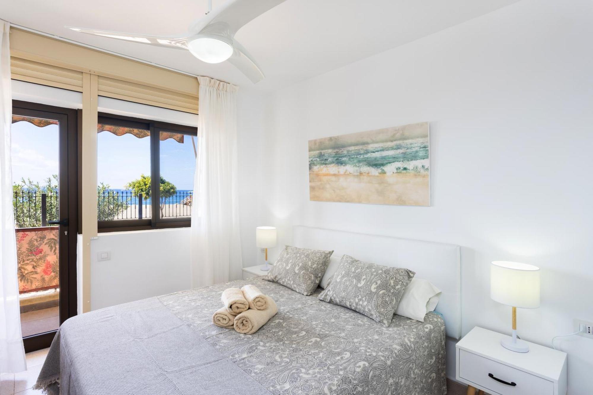 Frontline Playa Vistas With Pool, Parking, Sea Apartment