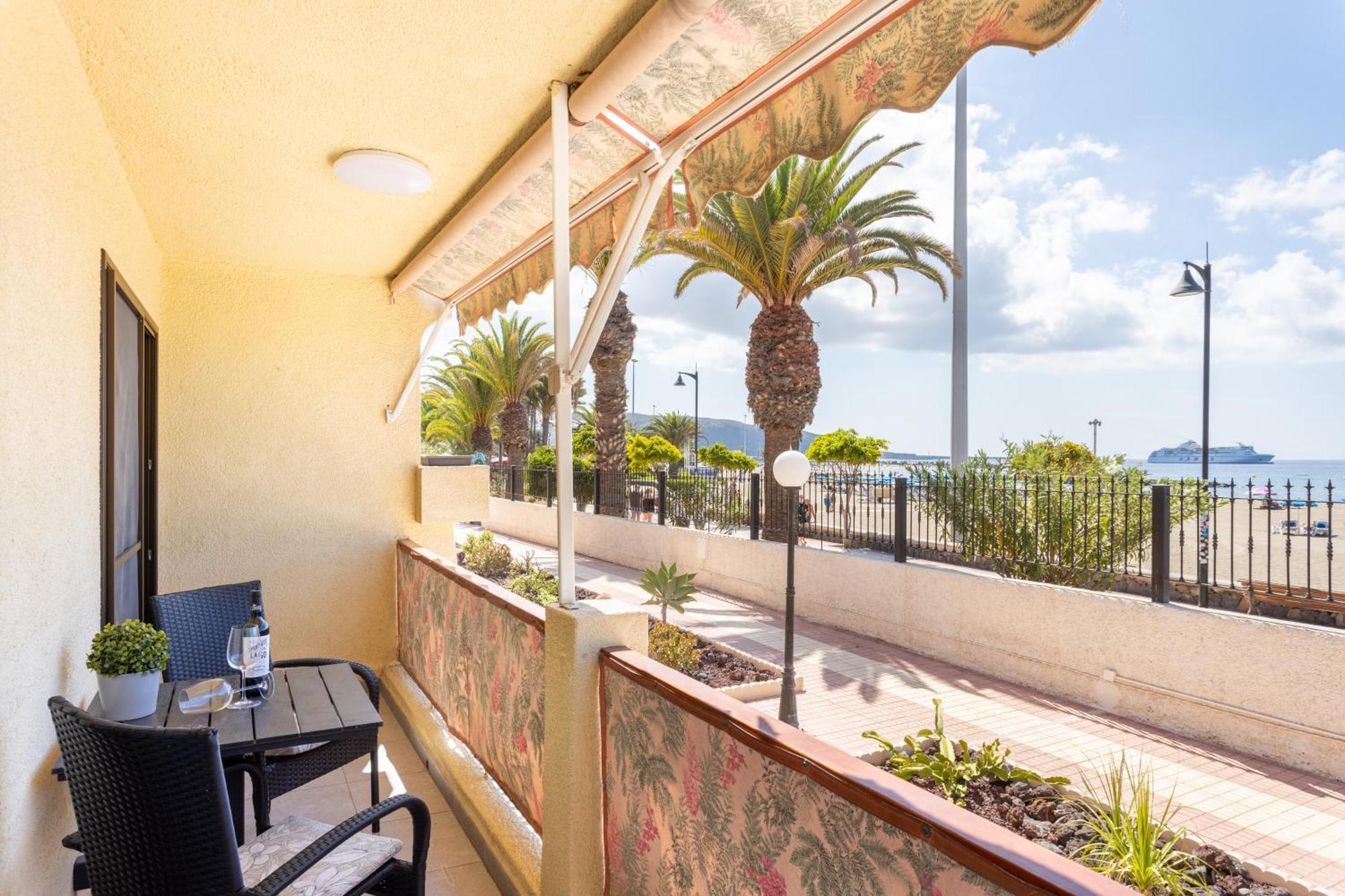 Frontline Playa Vistas With Pool, Parking, Sea Apartment Los Cristianos (Tenerife)