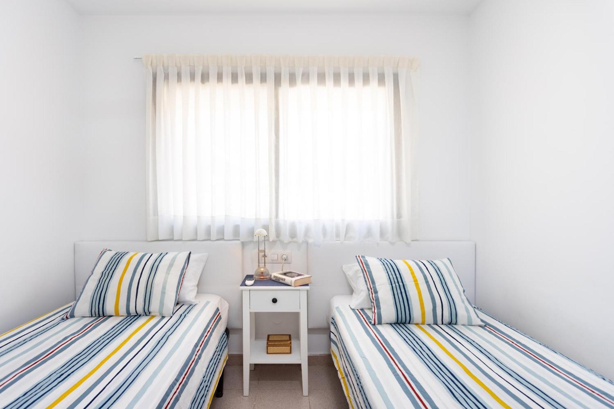 Frontline Playa Vistas With Pool, Parking, Sea Los Cristianos (Tenerife)